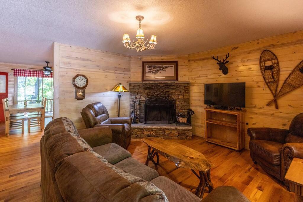 Pet Friendly Luxury Cabin Near Helen With Fire Pit Cleveland Dış mekan fotoğraf