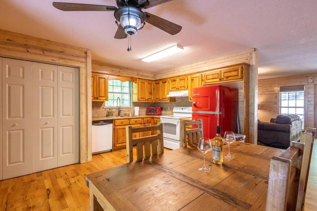 Pet Friendly Luxury Cabin Near Helen With Fire Pit Cleveland Dış mekan fotoğraf