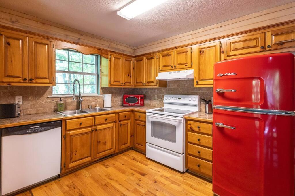 Pet Friendly Luxury Cabin Near Helen With Fire Pit Cleveland Dış mekan fotoğraf