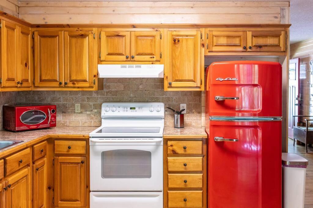 Pet Friendly Luxury Cabin Near Helen With Fire Pit Cleveland Dış mekan fotoğraf
